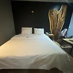 Urban Nest Hotel